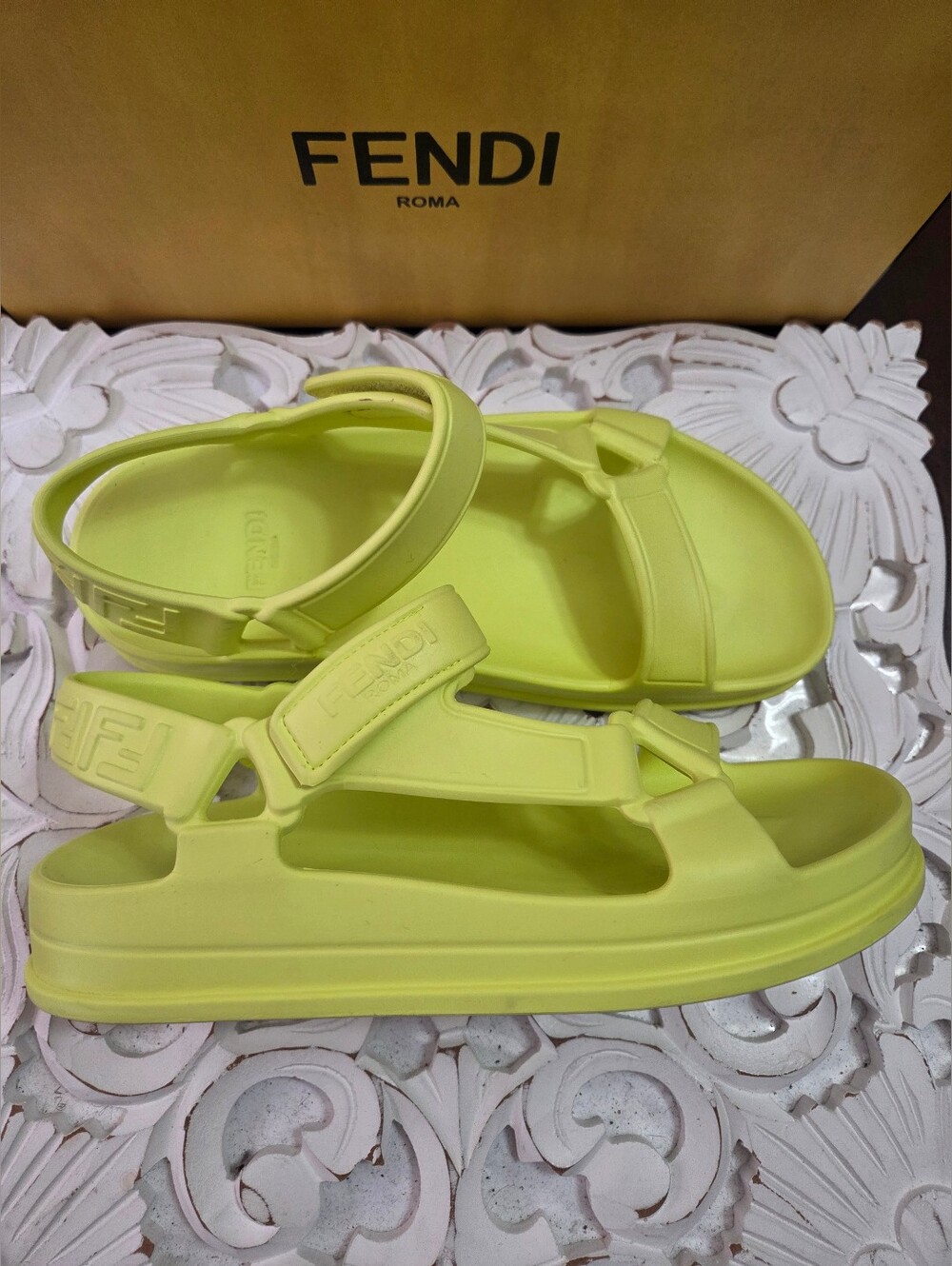 Fendi By Marc Jacobs Feel Sandals In Neon Yellow, Size 38 - Picture 3 of 13
